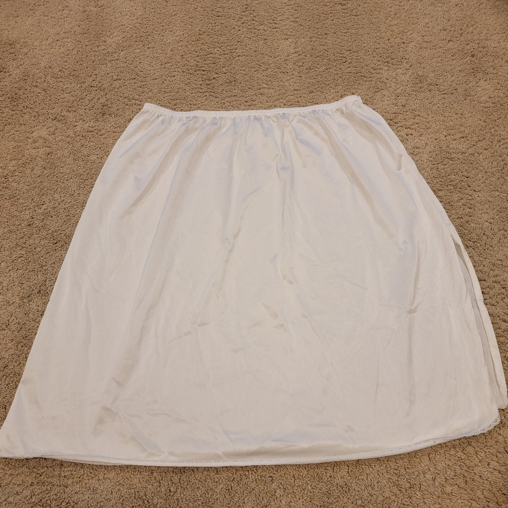 Vassarette White Half Slip